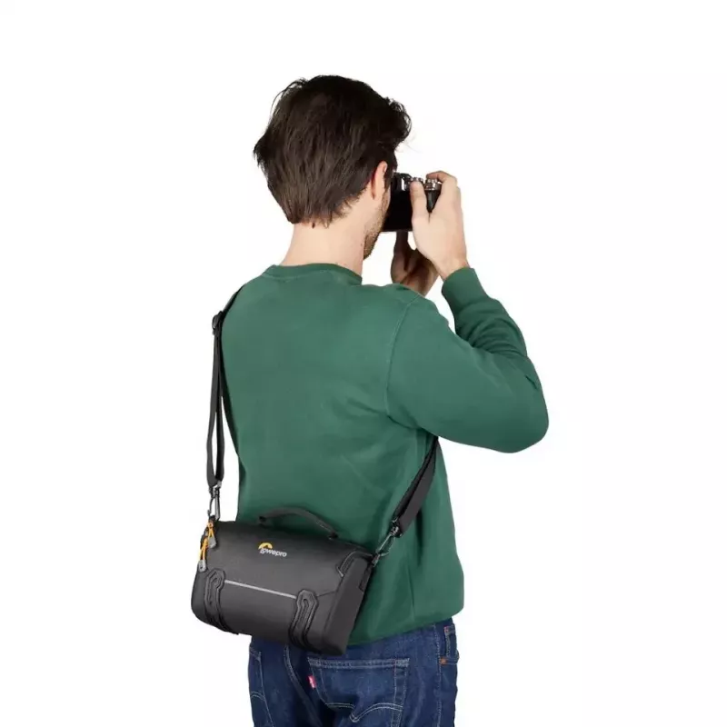 Beltpack case Lowepro Adventura SH 160 III Black Shoulder strap