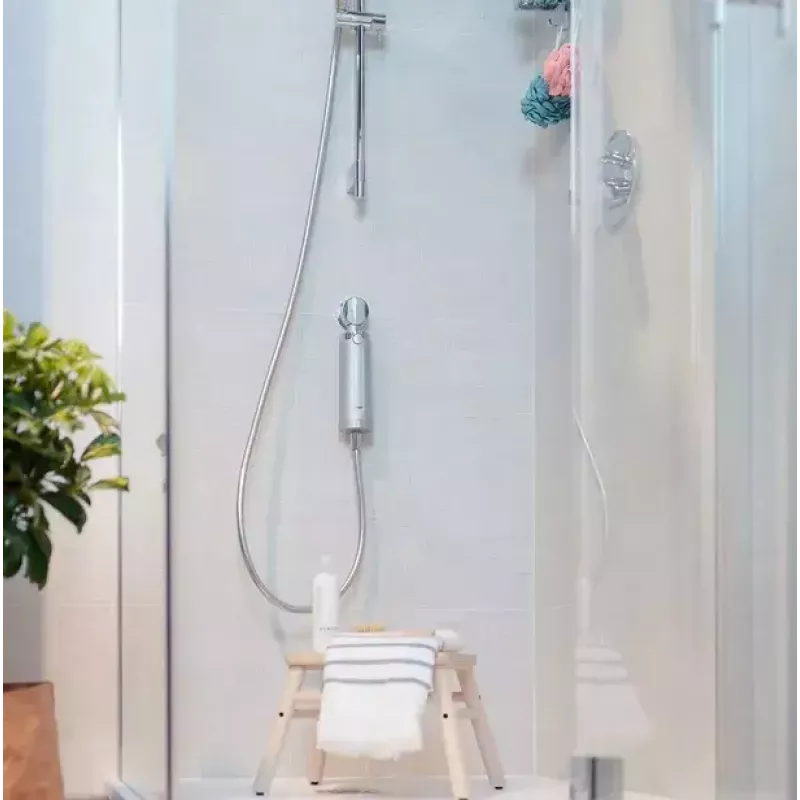 BWT Quick & Clean anti-limescale shower filter system, white