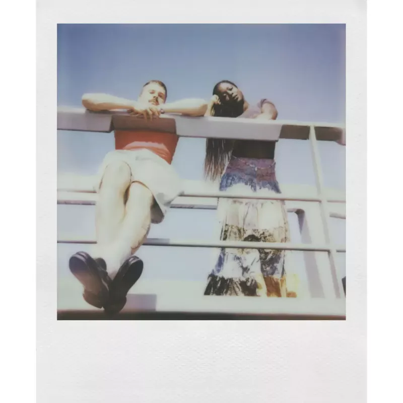 Instant camera POLAROID Now Gen 3 Coral 9156 — analogue instant film camera, colour Coral