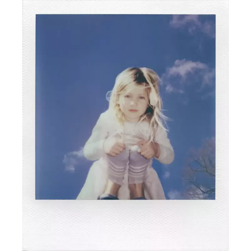 Instant camera POLAROID Now Gen 3 Coral 9156 — analogue instant film camera, colour Coral