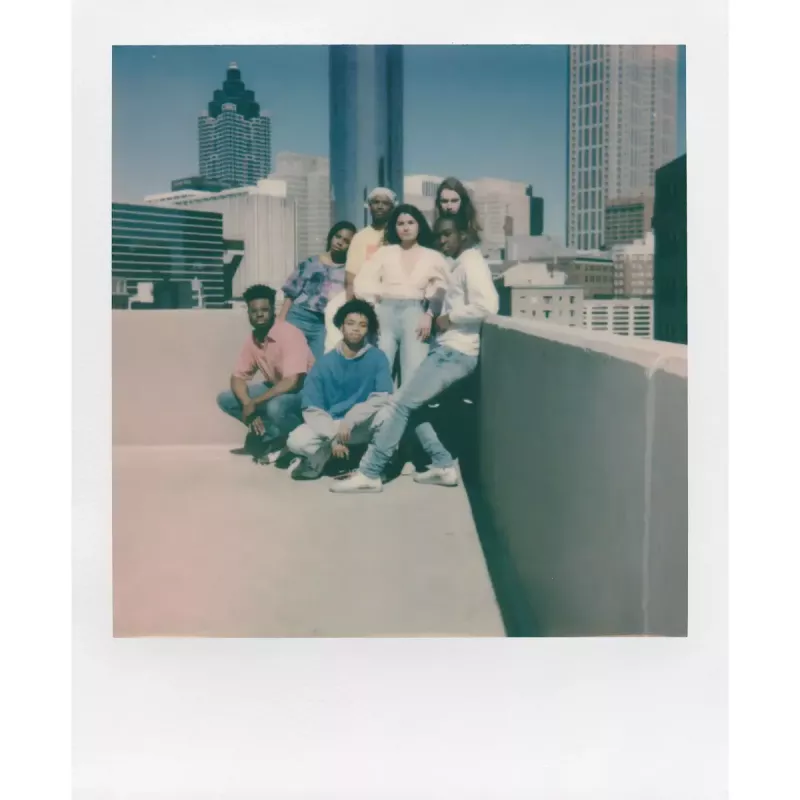 Instant camera POLAROID Now Gen 3 Yellow — model 9158, analog instant print camera, integrated flash