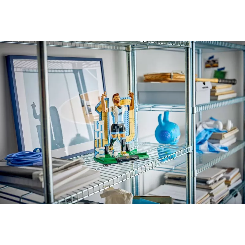 LEGO Editions Sports 43015 Lionel Messi — football legend