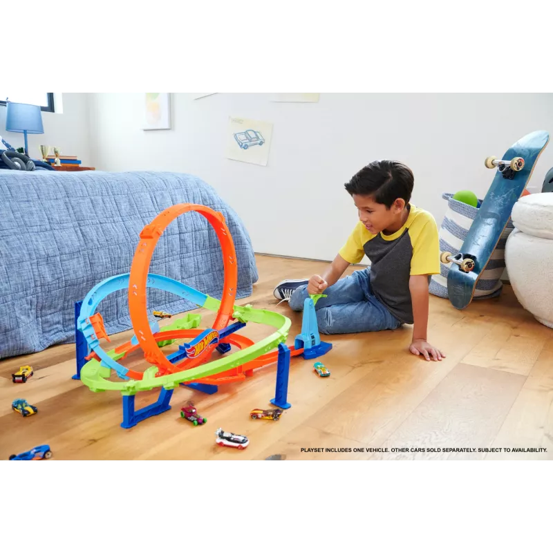 Hot Wheels Action Loop Cyclone Challenge Track Set with 1:64 Scale Toy Car, Easy Storage