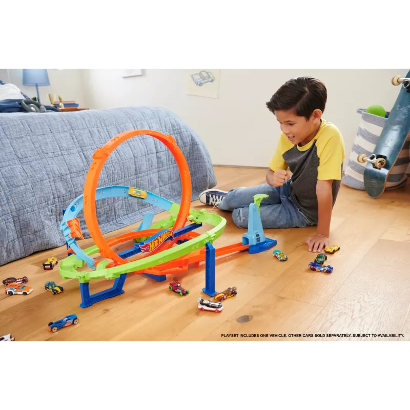 Hot Wheels Action Loop Cyclone Challenge Track Set with 1:64 Scale Toy Car, Easy Storage