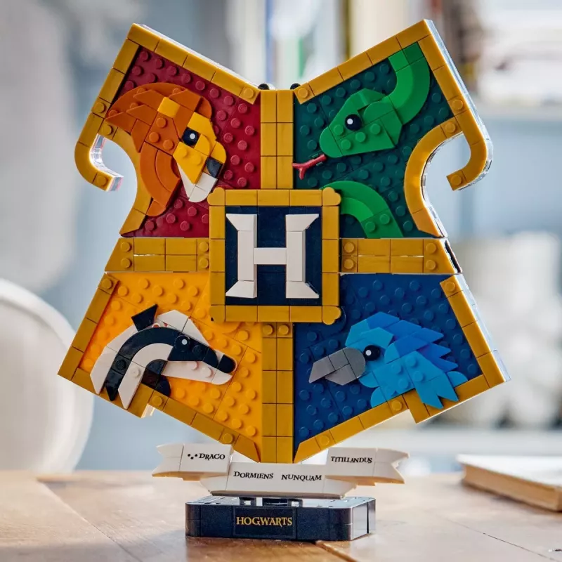 LEGO Harry Potter 76462 Hogwarts House Crest (545 pcs)