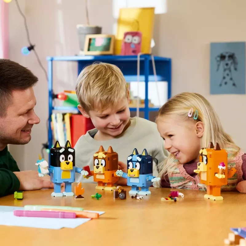 LEGO Bluey 11217 Brick-Built Bluey Family (466 pcs)