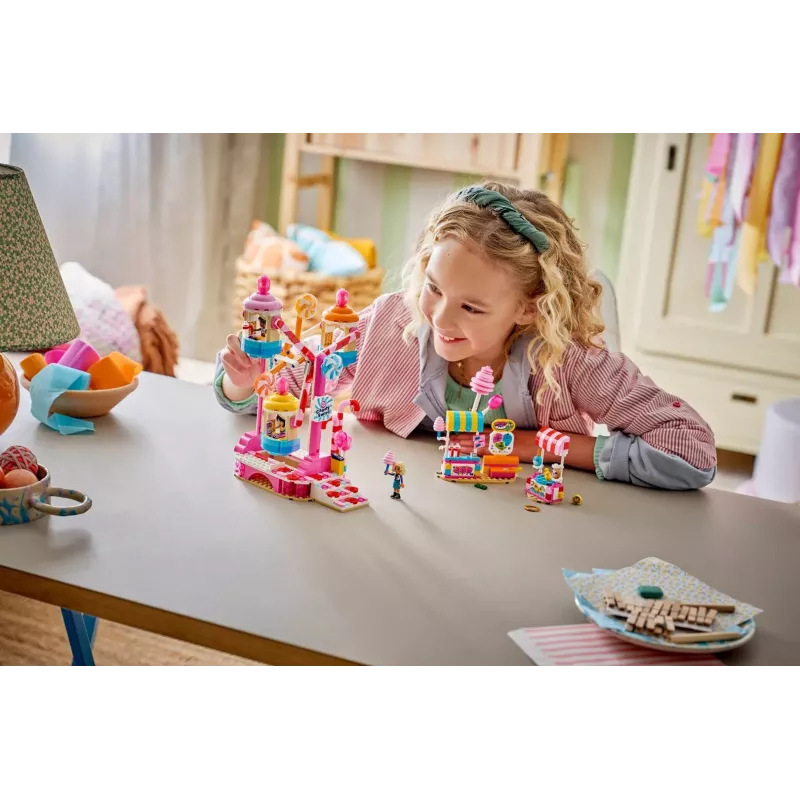 LEGO Friends 42700 Candy & Cupcake Ferris Wheel (602 pcs)