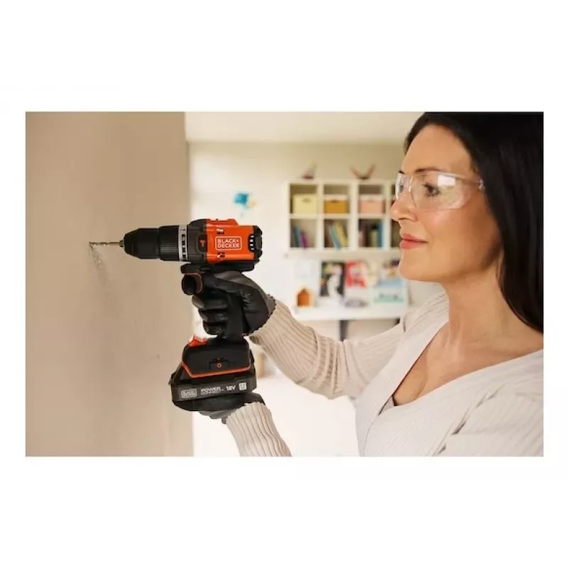 Black & Decker BLD683XN-XJ Corded Impact Drill 680W 13mm Keyed Chuck 0-3000 RPM Black/Orange