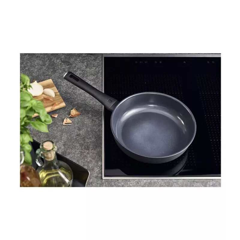 ZWILLING Madura Plus 28 cm Sauté Pan, Black, Forged Aluminium, Duraslide Ultra Non-Stick, Induction Compatible
