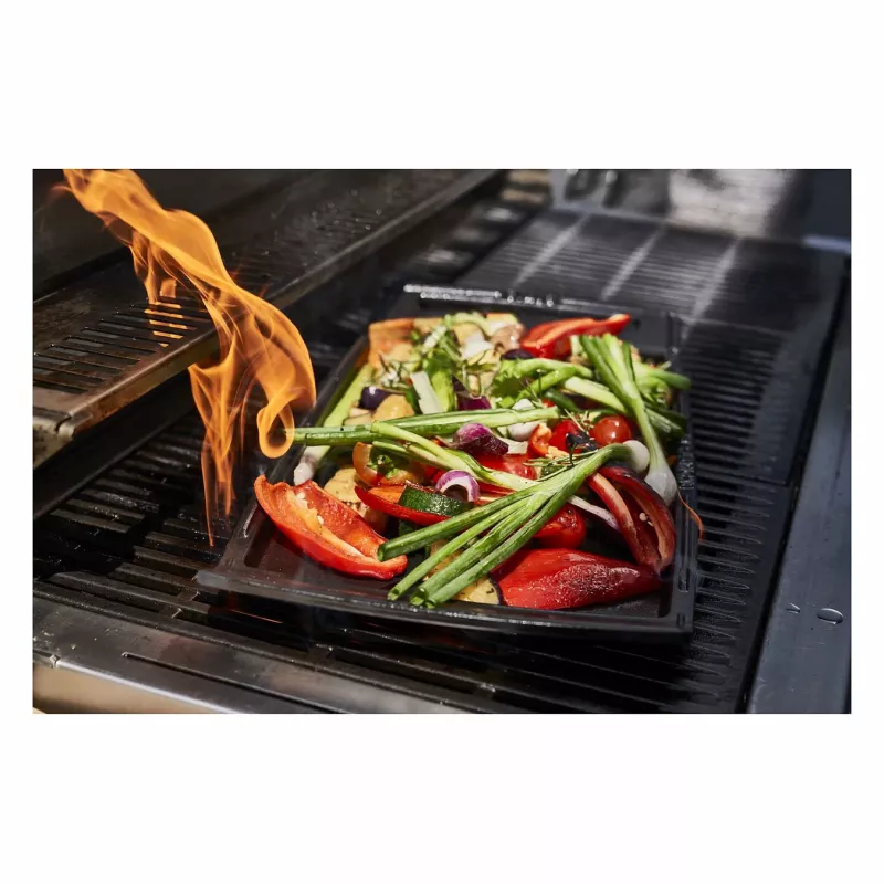 Staub Rectangular Cast Iron Roasting Pan with Lid, Black, Induction Compatible, 38 cm