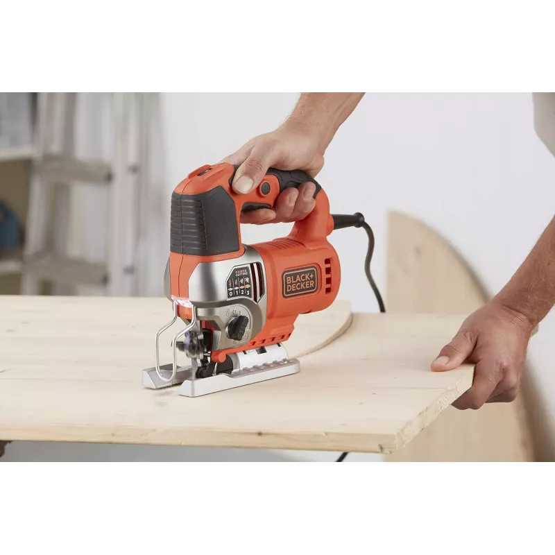 Black & Decker BES610K-QS 650W Pendulum Jigsaw in Kitbox