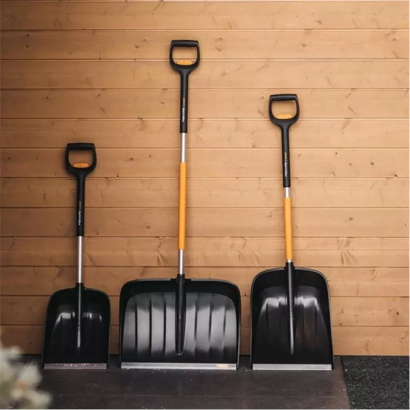 Fiskars 1057189 Snow Shovel Metal Black, Orange