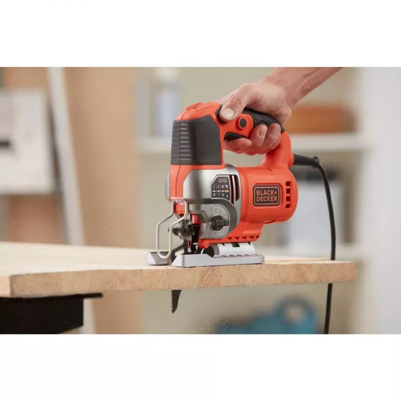 Black & Decker BES610-QS Power Jigsaw 600W with Pendulum Action