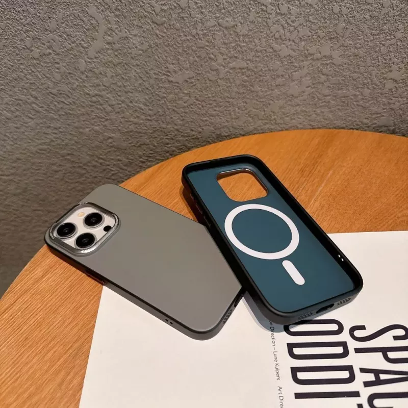 Evelatus Apple iPhone 16 PC NeoCase with MagSafe Brown