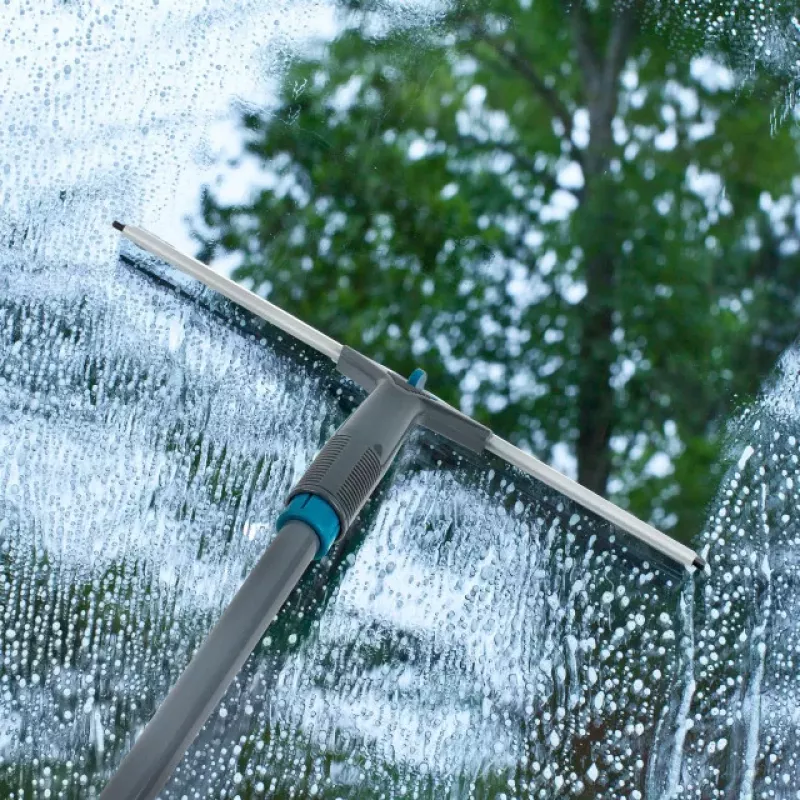 Beldray LA028693FTQEU7 2-in-1 Telescopic Window Cleaning Set
