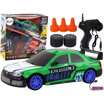 LEAN TOYS Remote Controlled Sports Car R/C 1:24 Green Interchangeable Wheels