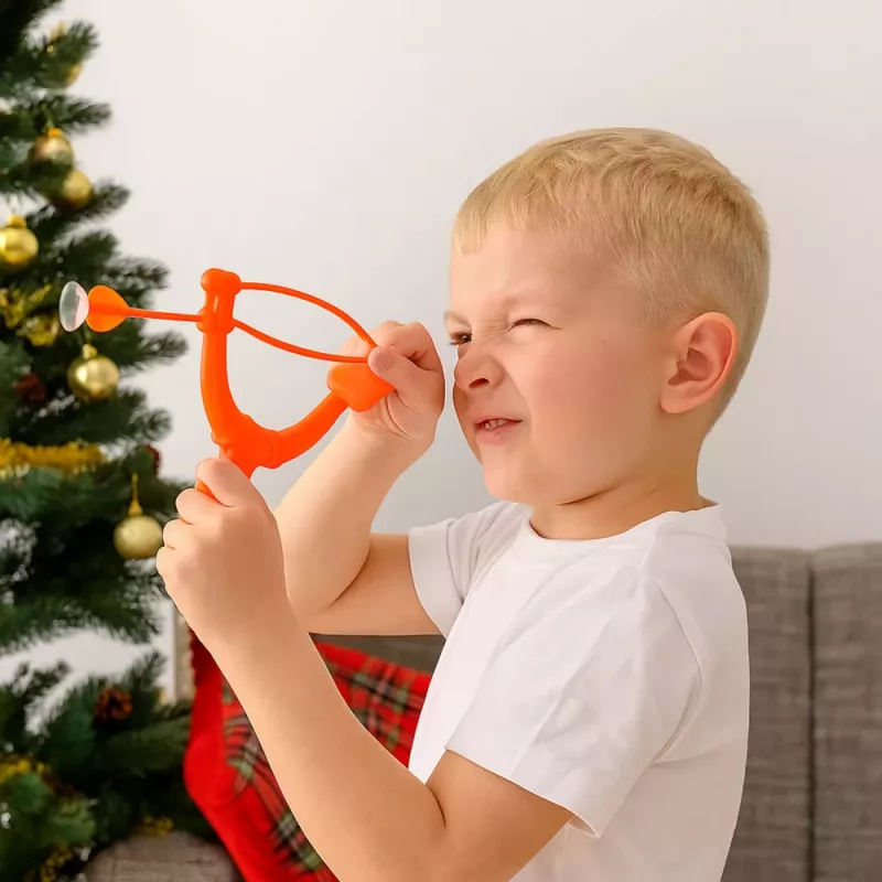 LEAN TOYS Shooting Set Skill Game Slingshot Darts With Suction Cups 3 pcs