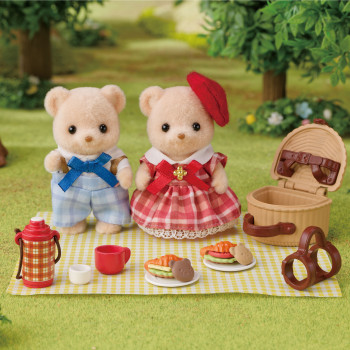 EPOCH Sylvanian Families Biscuit Bear Siblings Picnic Fun Playset