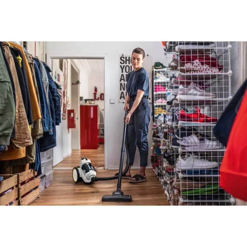 Cylinder vacuum Karcher VC 3 — dry home vacuum, 700 W, 0.9 L bagless, HEPA 13, telescopic tube, 1.5 m hose