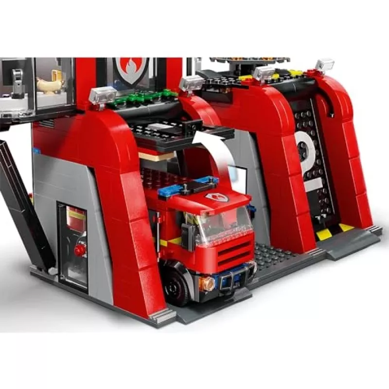 Construction Toy LEGO City Fire Station with Turntable Ladder Vehicle 60414 — 843 pieces, 5 minifigures, 220×320×140 mm