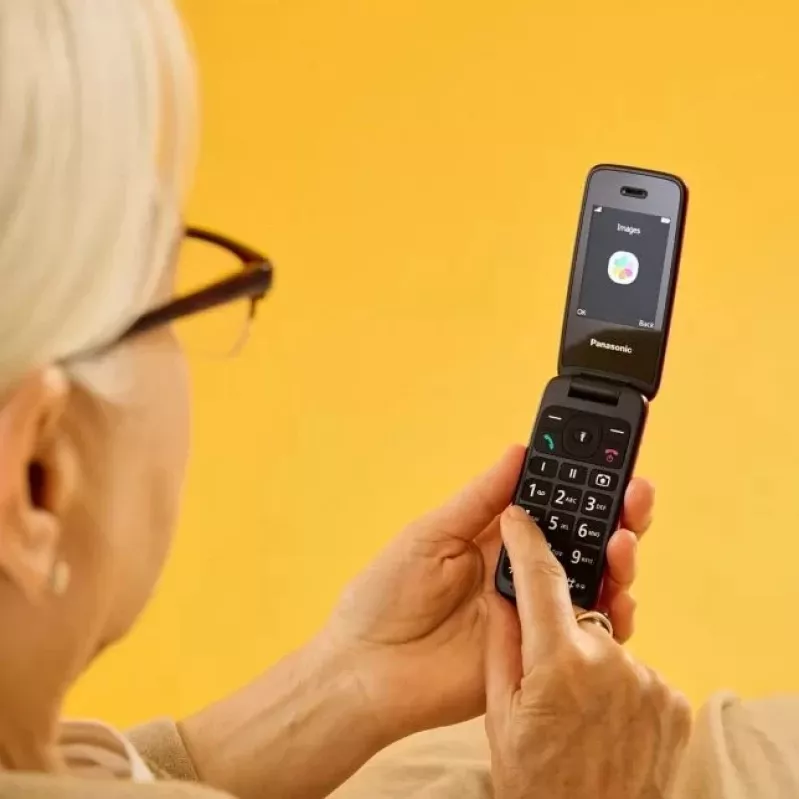 Panasonic KX-TU410EXB Mobile Phone Clamshell Black