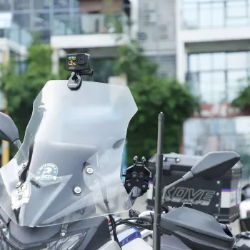 SUNNYLIFE Suction Cup Mount for Motorcycle Windshield Compatible with GoPro SJCAM Xiaomi DJI Insta360 ZJ846-D