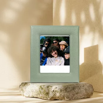 LOVEINSTANT Standing Photo Frame for Polaroid 600, Fujifilm Instax Wide 300/400 - Green