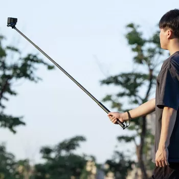 Ulanzi MT-57 Selfie Stick Tripod with Bluetooth Remote, Black