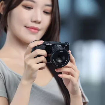 Ulanzi 27mm f/2.8 Autofocus Prime Lens for Sony E-Mount APS-C Cameras (F169)