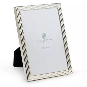 Zilverstad Elana 13x18 Metal Portrait Photo Frame Silver