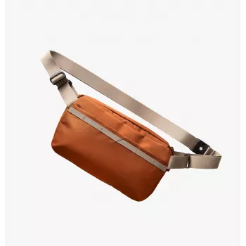 UNIQ Denver Crossbody Bag 5L Black