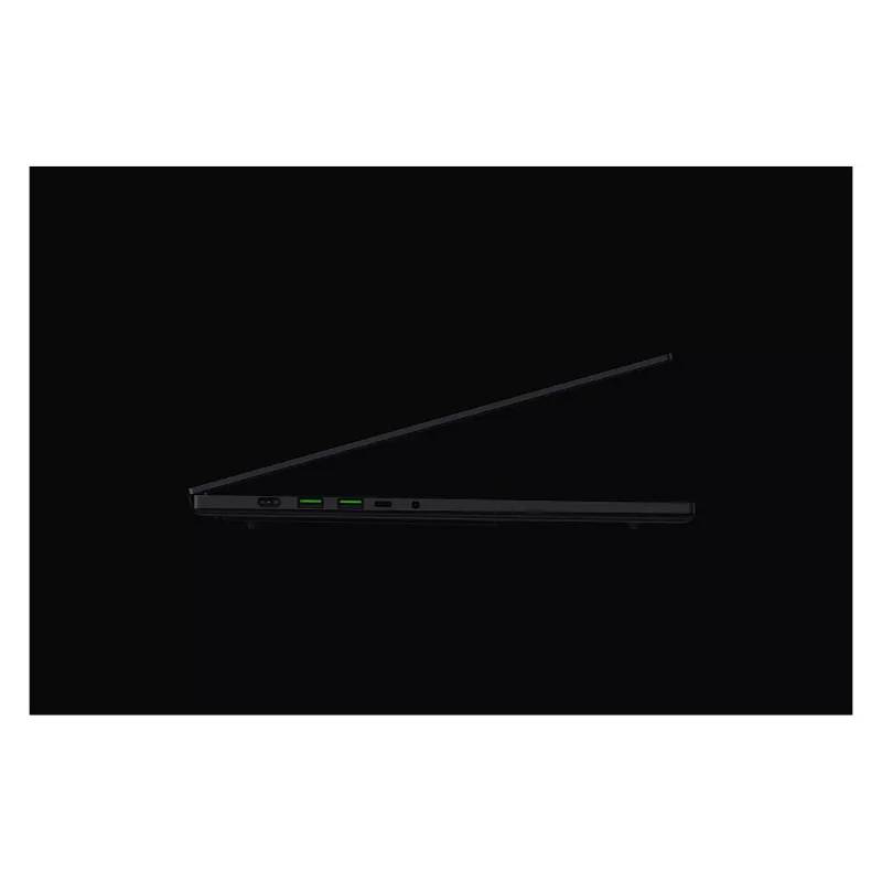 Razer Blade 16 - 16 inch QHD+ 240Hz OLED Display, Intel Core Ultra 9 386H, 64GB RAM, 2TB SSD, NVIDIA GeForce RTX 5090, Windows 11