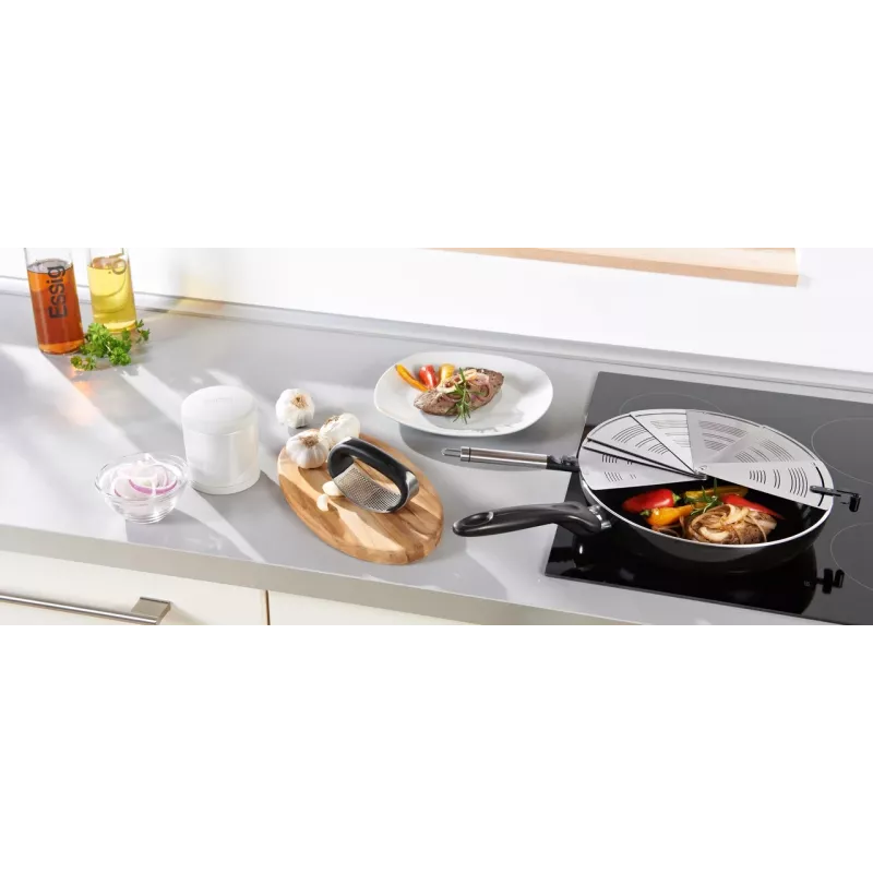 LEIFHEIT ProLine Protective Splatter Guard for Frying Pans Ø28 cm, Stainless Steel Mesh, Black Handle