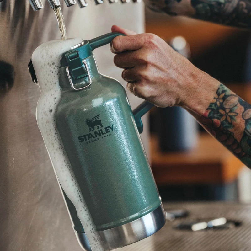 STANLEY Easy-Pour Growler Classic Beer Pitcher 1.9L Green