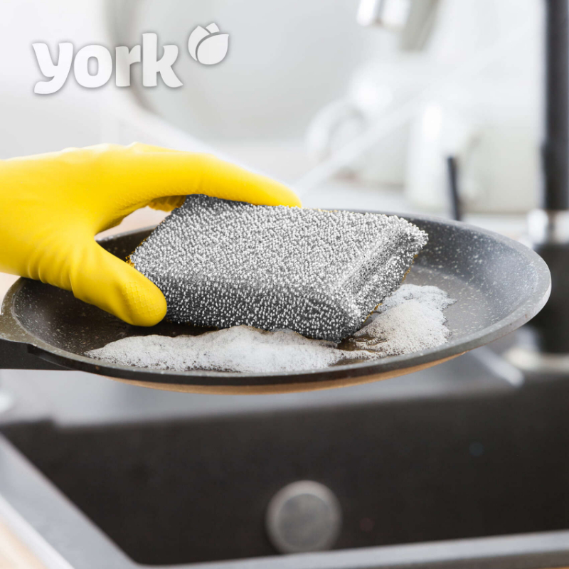 YORK Sponge for Teflon surfaces in metal casing 12.5x8x2.7cm