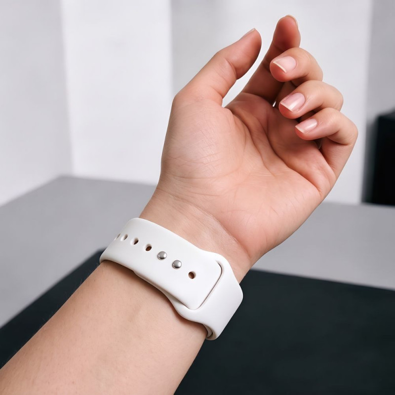 Tech-Protect Silicone strap for Apple Watch 8/9/10/11/12/SE 40/41/42 mm, white