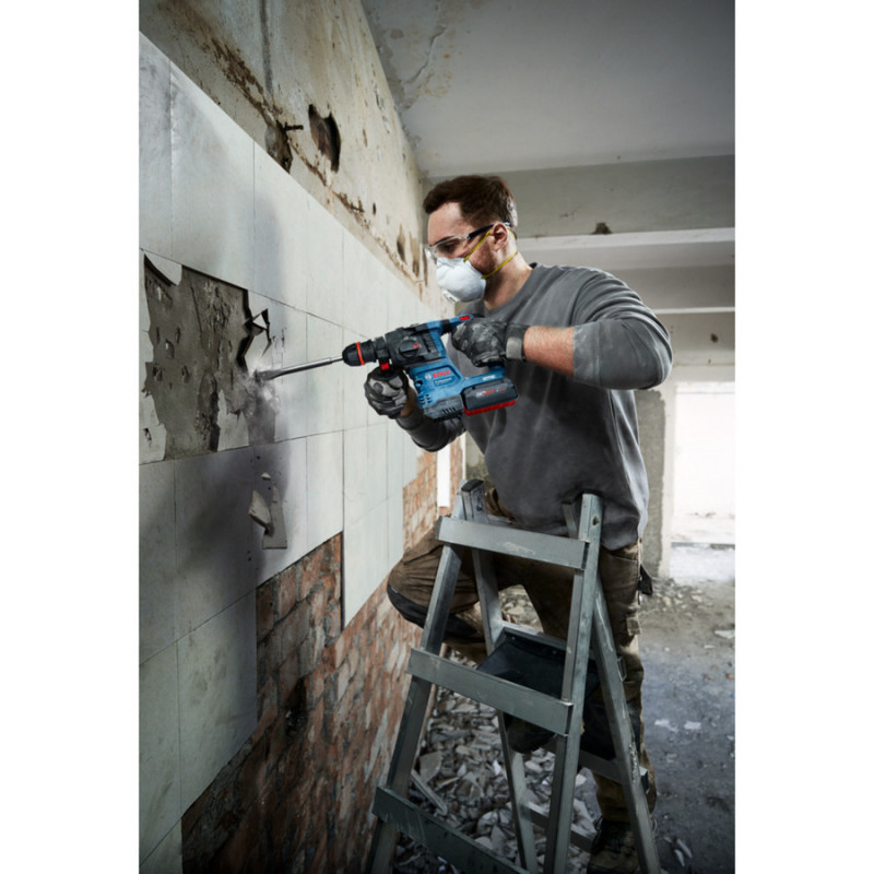 Bosch GBH 18V-22 X Professional Rotary Hammer 0611924101, 18 V, 2 J, 2 x 4.0 Ah Batteries