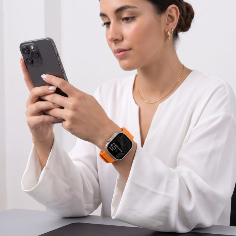Tech-Protect Motion Apple Watch 8 / 9 / 10 / 11 / 12 / SE / Ultra 44/45/46/49 mm Strap, Signal Orange