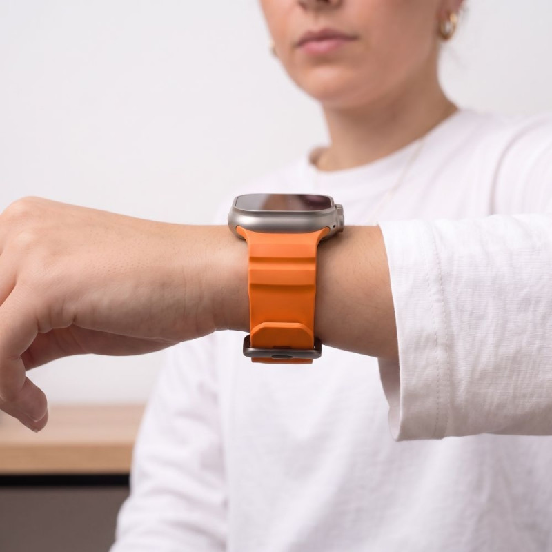 Tech-Protect Motion Apple Watch 8 / 9 / 10 / 11 / 12 / SE / Ultra 44/45/46/49 mm Strap, Signal Orange