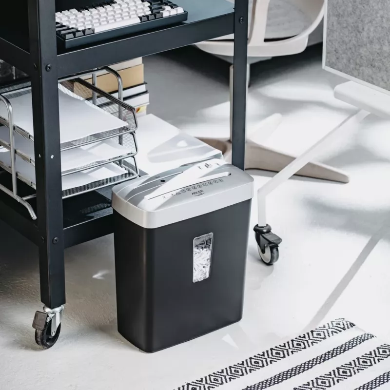 Adler AD 1037s Silver Strip-Cut Paper Shredder, 5 Sheets, P-1 Security, 10L Bin
