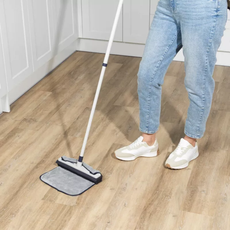 Beldray LA00000049EU7 Rubber Head Broom with Telescopic Handle and Integrated Squeegee