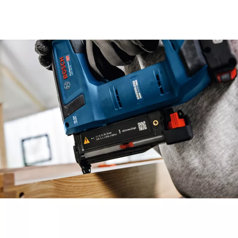 Bosch Professional GNH 18V-35 Cordless Nailer 18V (Body Only, Blue/Black)