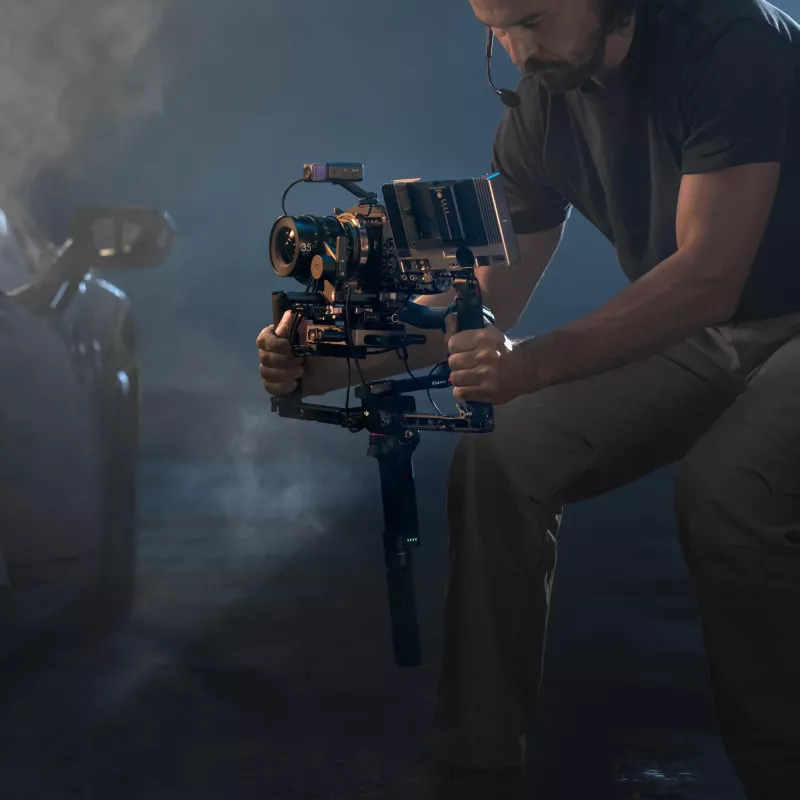 DJI RS 4 Pro Combo 2026 Gimbal Stabilizer with Image Transmitter and Focus Pro Motor