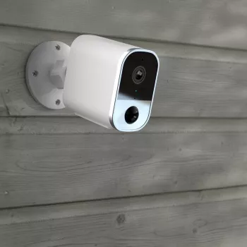 ENGO CONTROLS ECAM-Solar IP Camera with Battery and Solar Panel