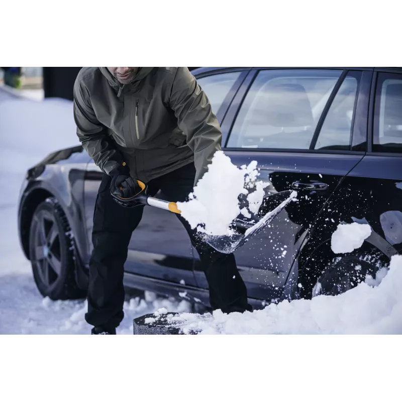 Fiskars X-series Telescopic Car Snow Shovel (Black/Orange)