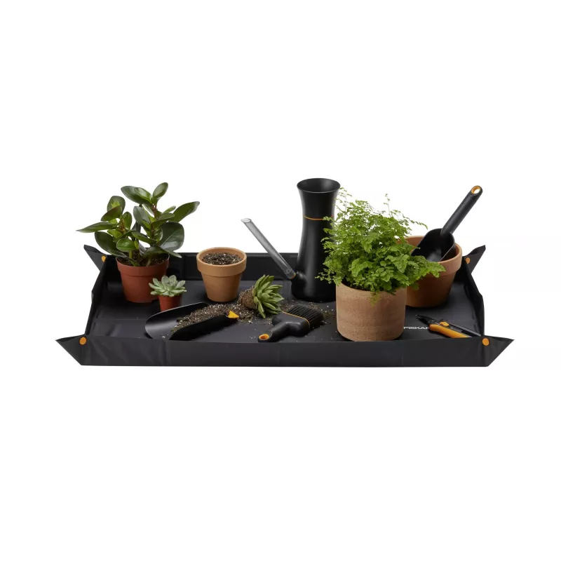 Fiskars Xact Weed Puller 1071304 - Stand-up Stainless Steel Claw Weeder with Aluminum Shaft and SoftGrip D-Handle, Black/Orange