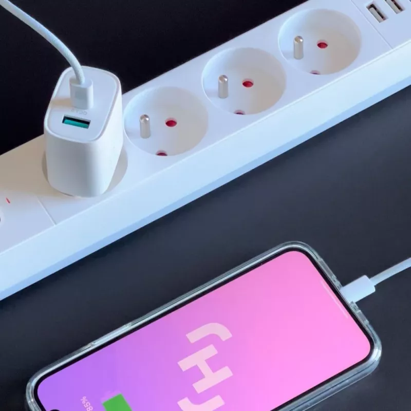 JOYROOM Fast Charger USB-A QC3.0 / USB-C PD 20W White (L-QP2011)