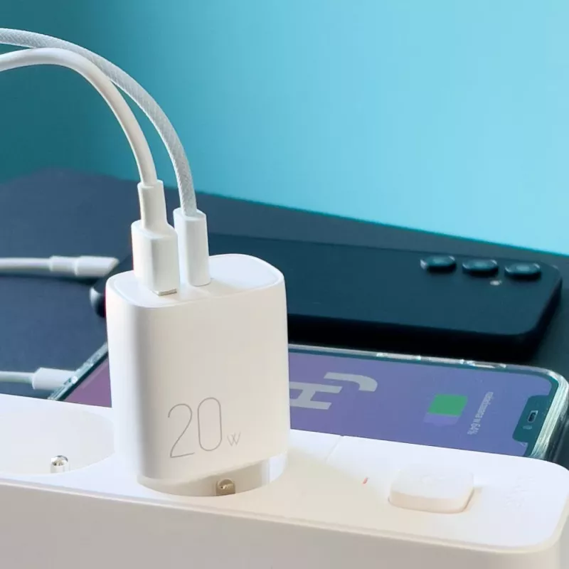 JOYROOM Fast Charger USB-A QC3.0 / USB-C PD 20W White (L-QP2011)
