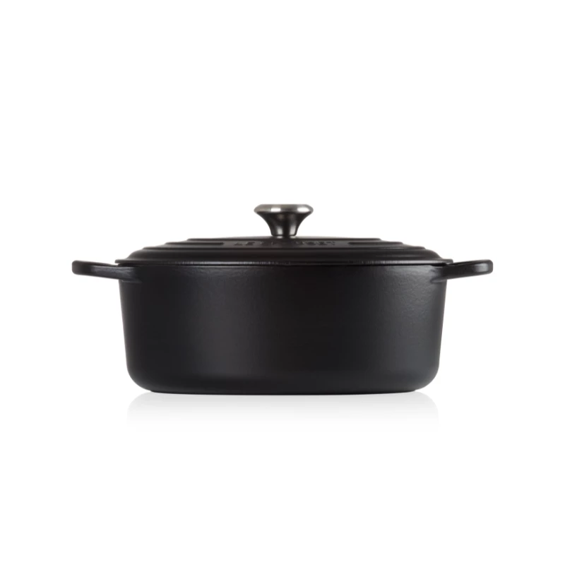 Le Creuset Signature Oval Roaster 31 cm Black Enamelled Cast Iron (4.7L)