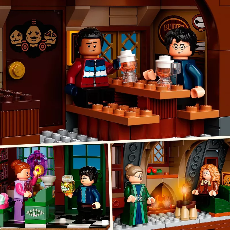 LEGO Harry Potter Hogsmeade Village Visit 76388 Building Set (851 Pieces)
